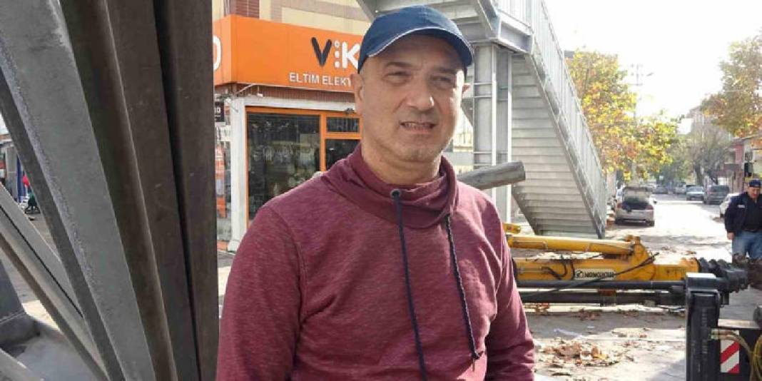 ‘Evimin içi görünüyor’ dedi, mahkeme kararıyla üst geçidi yıktırdı! Vatandaştan ‘Anlamı yok’ itirazı: “Yine ev gözüküyor” 5